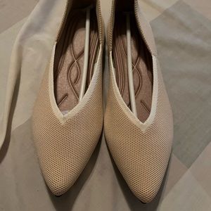 NEWBELLA Mousse Fit Vintage Vacation Women’s Flat Ballerinas